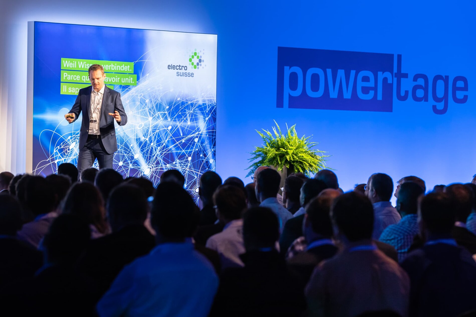 owertage 2018 | Big Data, Smart Grid | Application of Big Data at SBB, more trains with lower power consumption thanks to Big Data and Analytics | Dr Jochen Decker