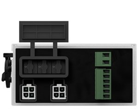 Die Abbildung zeigt die Rückseite eines elektronischen Geräts mit verschiedenen Anschlüssen, darunter schwarze und grüne Klemmen und zwei schwarze Eingangs-/Ausgangsanschlüsse auf einer schwarz-silbernen Platte.